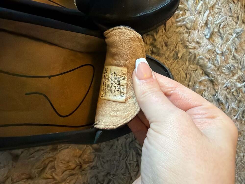 Eastland Newbury Women's Black Leather Lug Sole Penny Loafers Size 7M - Picture 3 of 4